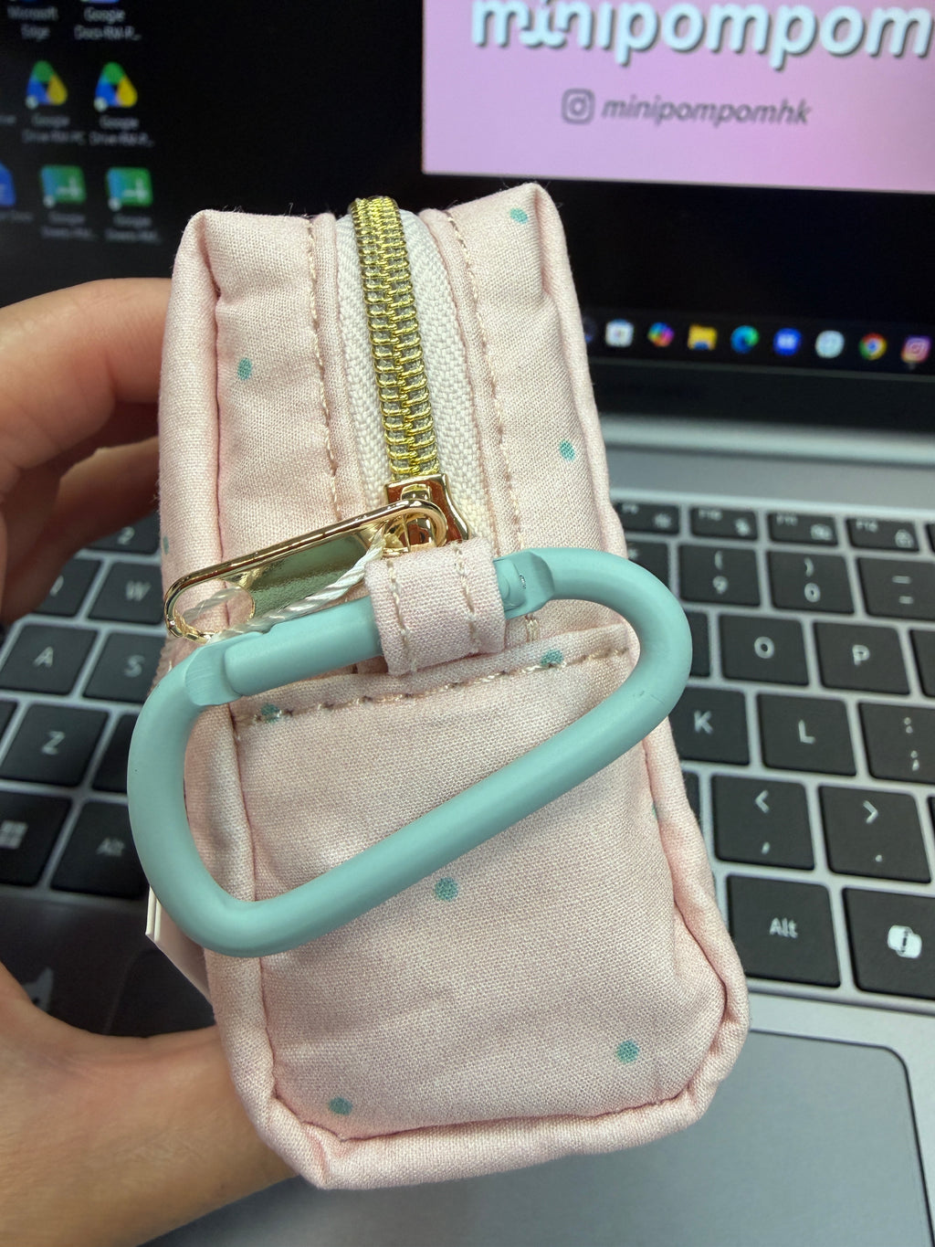 Q-LiA piccolot Mini Pouch with Carabiner Hook - Cat