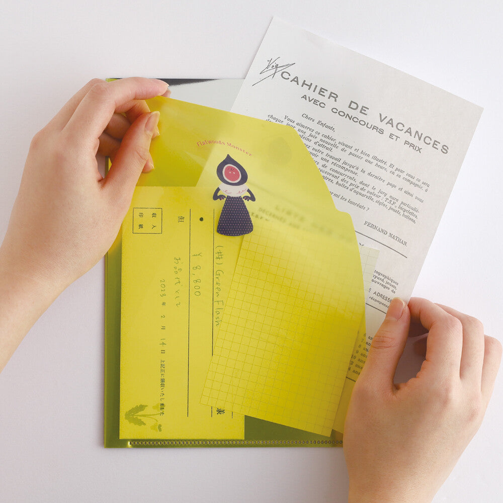 <Mikakunin> A5 plastic folder - Flatwoods Monster